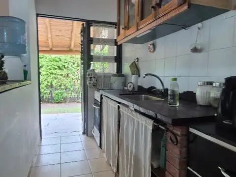 VENTA CASA QUINTA C/PILETA - 1 DORM. - LAS PAREDES