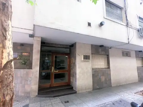 DEPARTAMENTO DE 2 AMB EN ALMAGRO. EXCELENTE UBICACION. TIENE VIDEO!