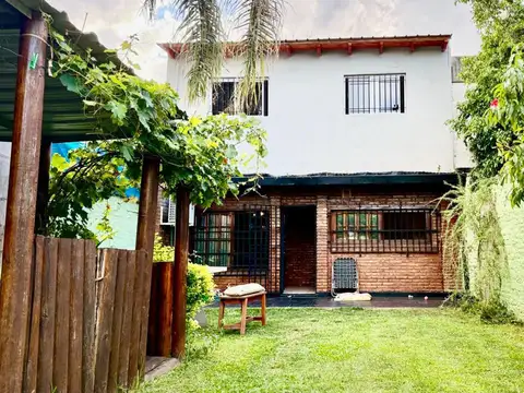 Casa 5 ambientes con 1 baño