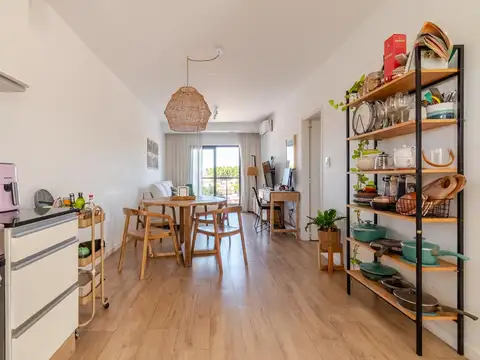 Departamento de tres ambientes con balcón y terraza propia a la venta en Victoria, San Fernando.