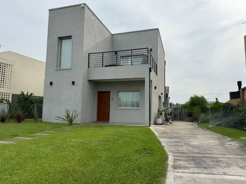 Casa en Alquiler temporario en Santa Elena, Pilar del Este - 3 Ambientes