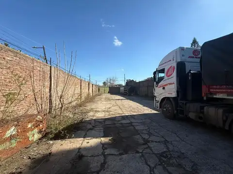 RAFAEL CALZADA: PREDIO SOBRE TRES LOTES UNIFICADOS 1800 M2. APTO TODO DESTINO CONSULTE 