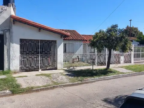 Casa - Venta - Argentina, Lanús - CORONEL D'ELIA 3258