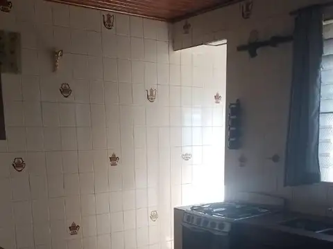 Casa 5 ambientes con 2 baños