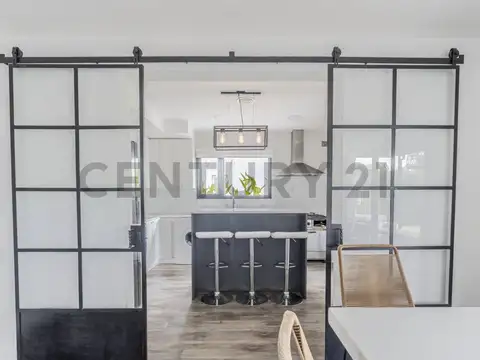 Casa en Venta con 5 cocheras