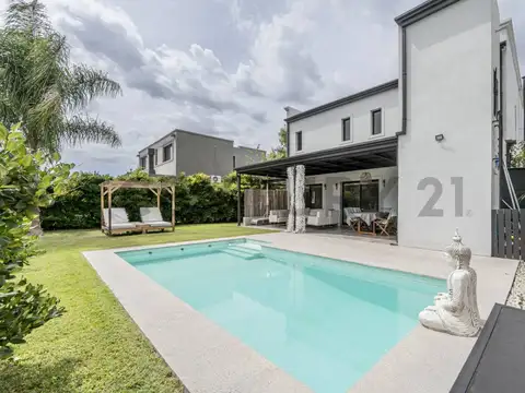 Venta casa 5 ambientes con Pileta en Los Arces La Cañada de Pilar