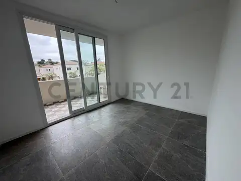 Casa 2 ambientes con 1 baño