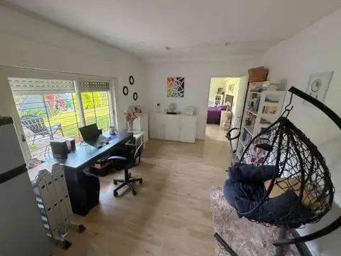 VENTA CASA 5 AMB EN UNA PLANTA Y JARDIN EN BERNAL