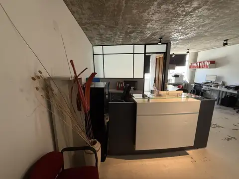 Jorge Newberry al 3400