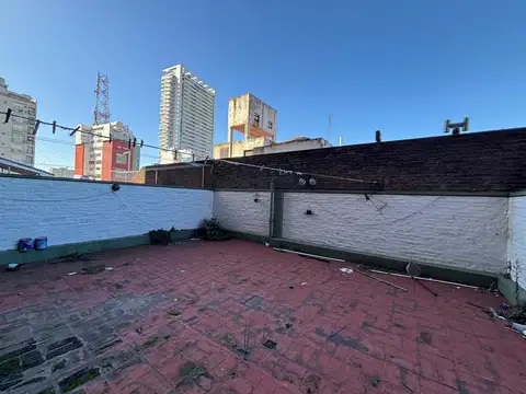 Departamento 2 ambientes con gran terraza. Saavedra.