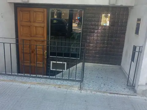 2 ambientes con patio en floresta