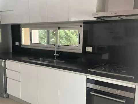 Casa en Venta en Club Miralagos, USD 290.000