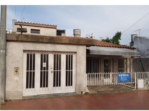 Venta/Permuta casa 2 dormitorios Dr. Rivas 1300