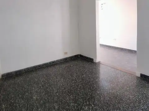 Depto Tipo Casa en Alquiler en Lomas de Zamora, $ 800.000