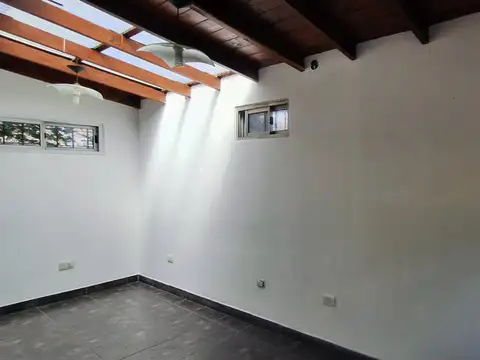 Depto Tipo Casa 3 ambientes con 2 baños