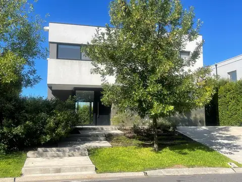 Casa en Venta 1 año