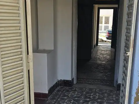 Casa 4 ambientes con 1 baño