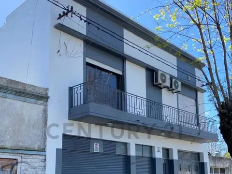 Local Comercial con Vivienda en Venta