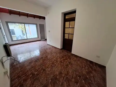 Depto Tipo Casa en Alquiler de 2 ambientes