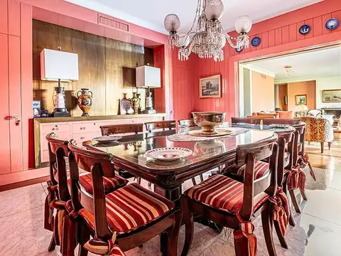 Venta Casa 6 dormitorios Jardín Pisicina Garage Parque Chacabuco