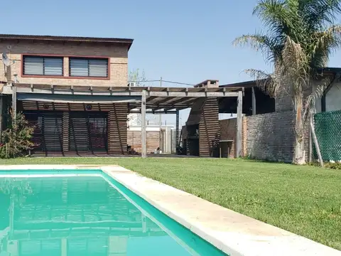 venta casa con pileta Roldan TDS3