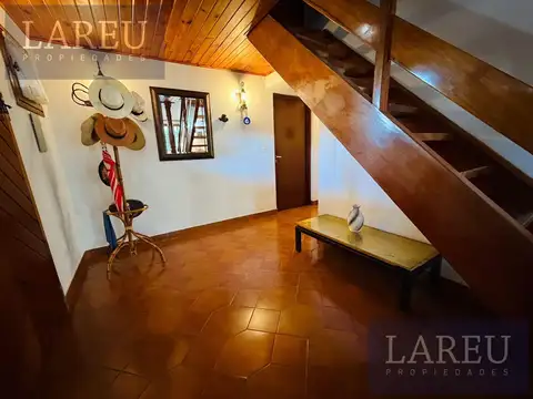 Casa 5 ambientes con 3 baños