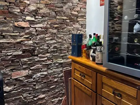 CASA EN VENTA 5 AMBIENTES EN FLORENCIO VARELA