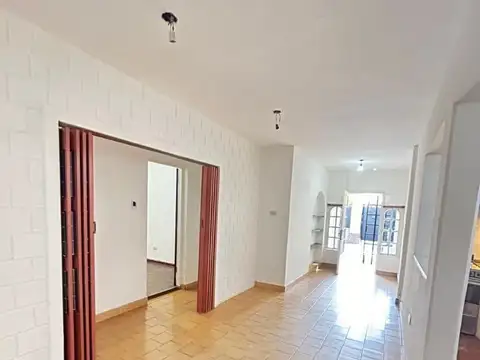 Casa en Alquiler con 1 cochera