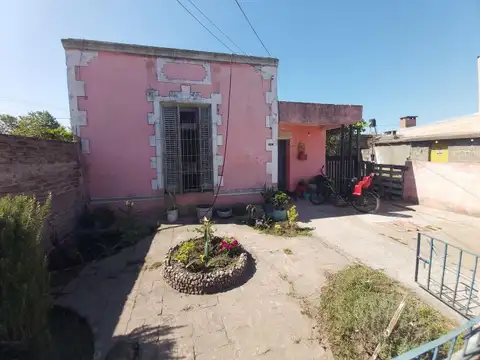 Casa a reciclar • Cabral 200 • Fray Luis Beltran