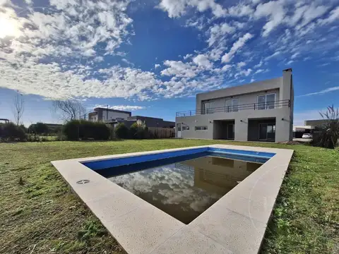 Casa en Alquiler al Norte