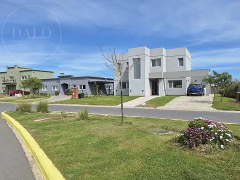 Casa en Alquiler de 3 dormitorios