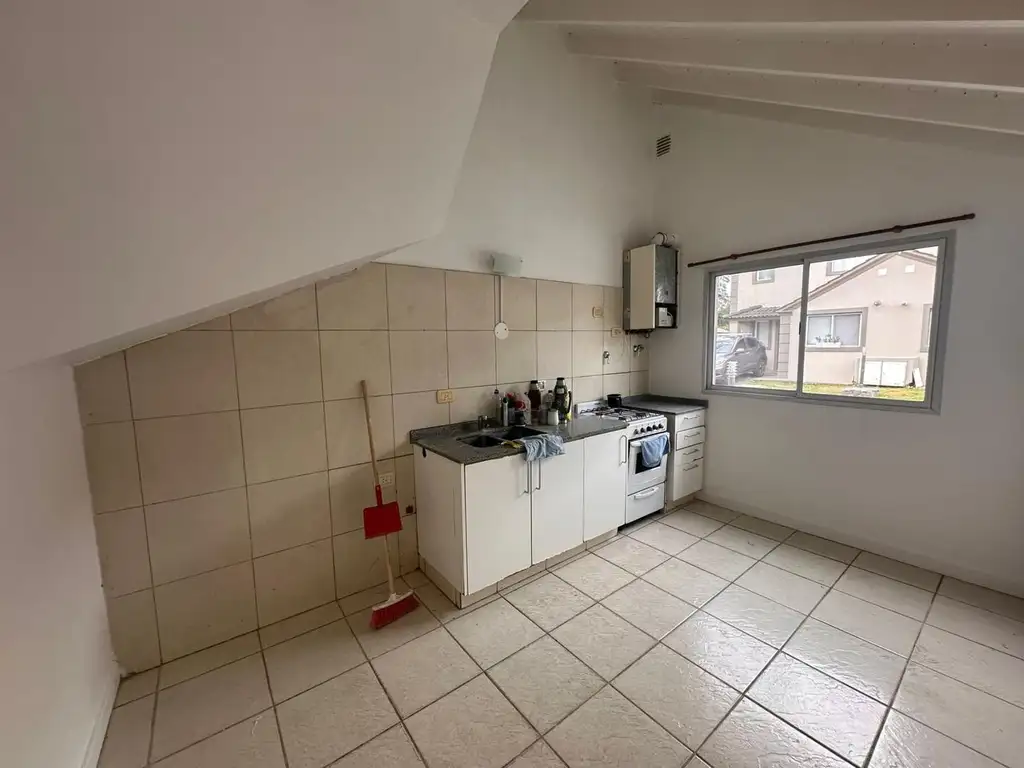 Casa - 70  m² Cubierta | 2 dormitorios | 10 años | 2 baños | 3 ambientes | 1 cochera