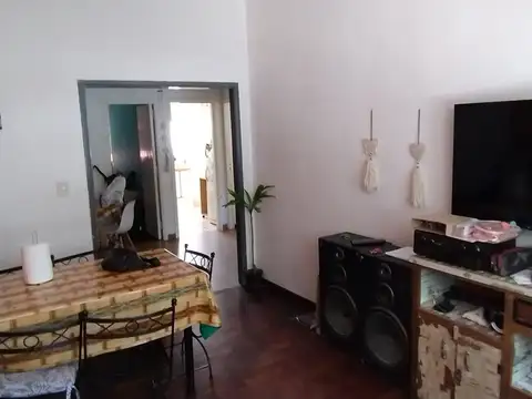 Depto Tipo Casa 3 ambientes con 2 baños