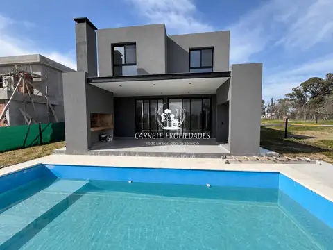 Moderna casa  en venta. Barrio Santa Sofia. Pilar