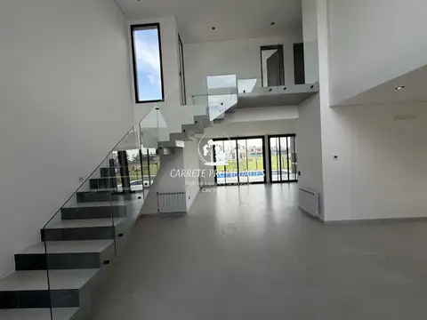 Casa en Venta en Pilar Del Este - Santa Sofia, USD 295.000