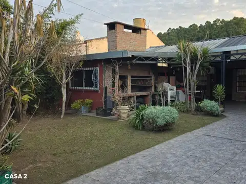 Casa en Lomas De Zamora, multifamiliar, 2 casas, jardin, quincho, fondo
