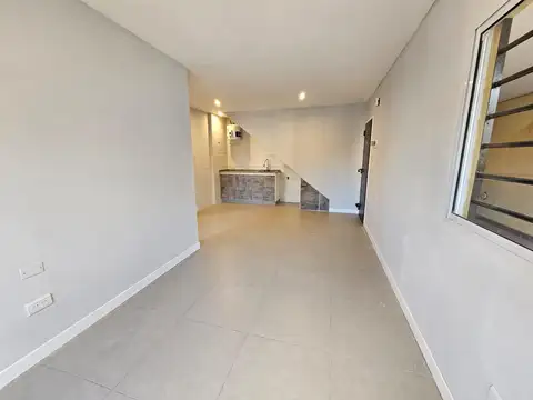 Departamento en Alquiler en Monte Grande, $ 430.000