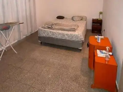 VENDO. Casa en calle Aristóbulo del Valle. Concordia, ER.