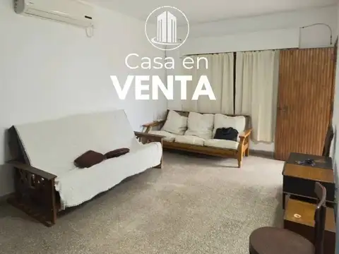 VENDO. Casa en calle Aristóbulo del Valle. Concordia, ER.