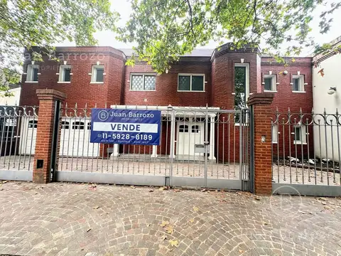 Venta de casa con 5 dormitorios en exclusiva zona de Lomas de Zamora Oeste.