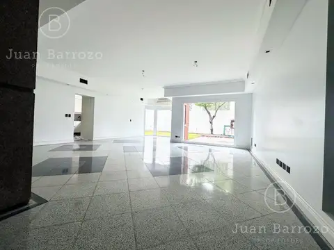 Venta de casa con 5 dormitorios en exclusiva zona de Lomas de Zamora Oeste.