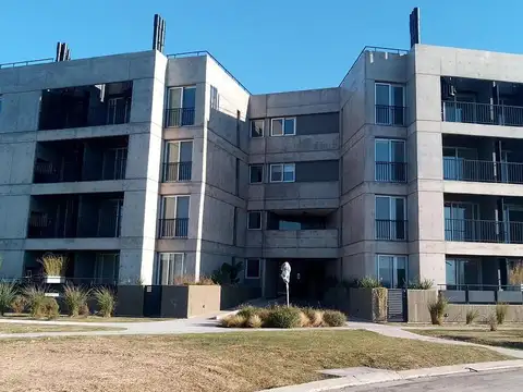 Alquiler departamento de 2 dormitorios con balcón/terraza en Funes