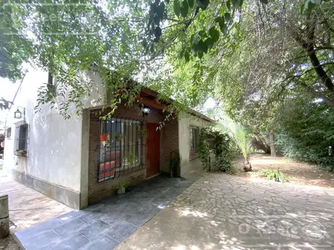 Casa en  venta -Abasto, La Plata 1000 m2 con escritura
