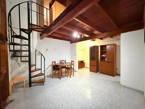 VENTA PH 2 AMB A RESTAURAR BARRACAS