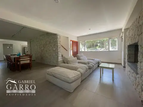 Casa 5 ambientes con 4 baños