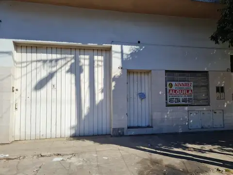 Alquilo Galpon de 400m2 aprox.- 