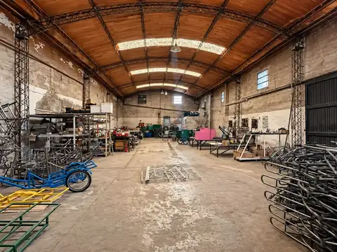 Galpon en venta + casa, oficinas y local comercial
