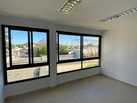 Jose C Paz 1900, Piso 1