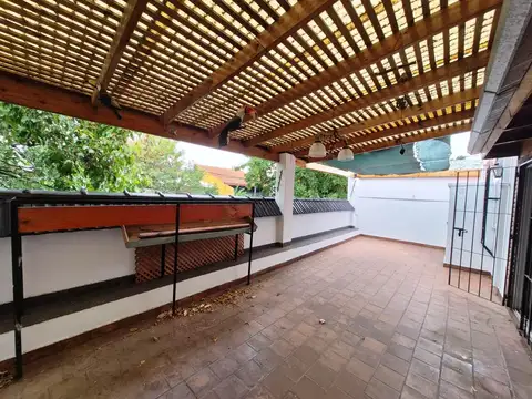 Depto Tipo Casa en Venta en Parque Chacabuco, USD 210.000