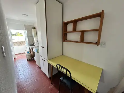 Avenida San Martin 400, Piso 1